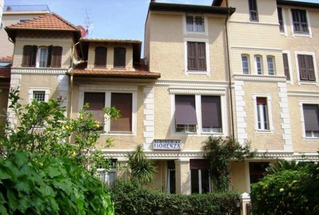 Hotel Fiorenza & Banksia Meuble Alassio Bagian luar foto