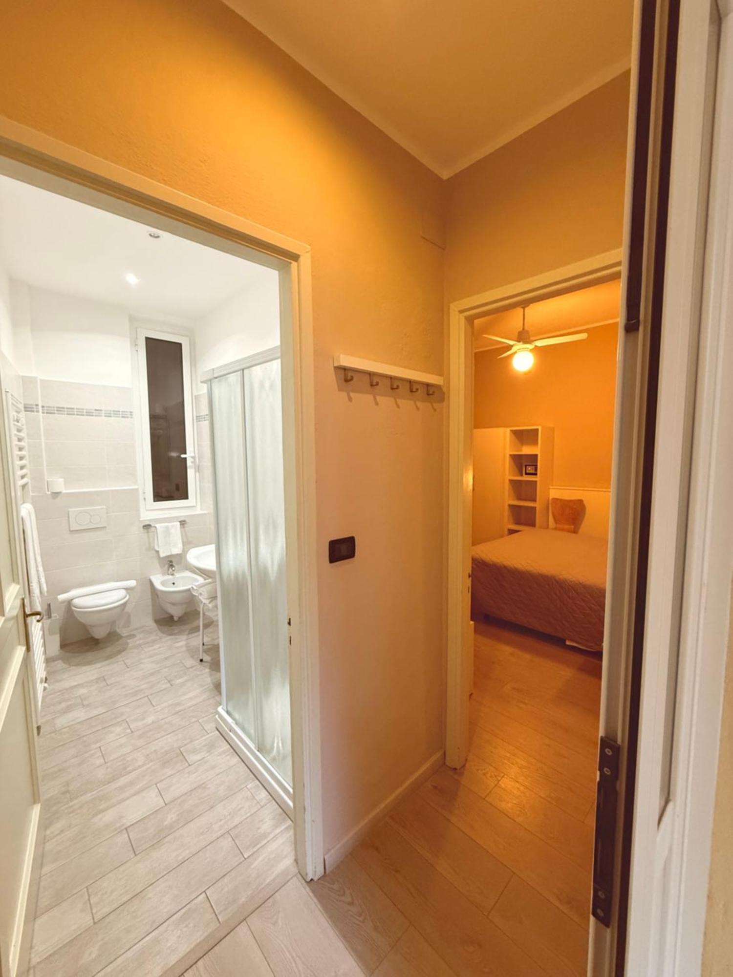 Hotel Fiorenza & Banksia Meuble Alassio Bagian luar foto