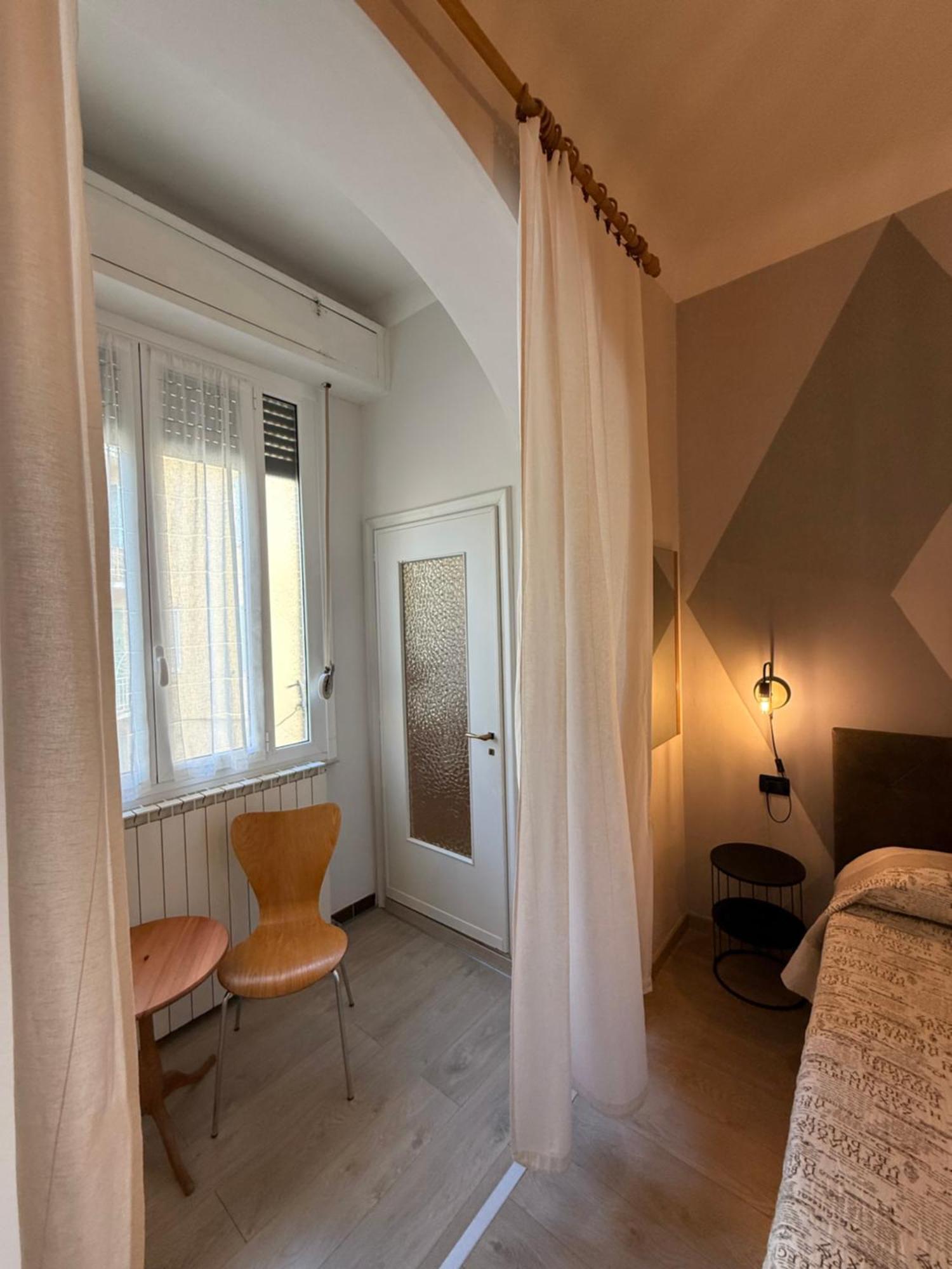 Hotel Fiorenza & Banksia Meuble Alassio Bagian luar foto