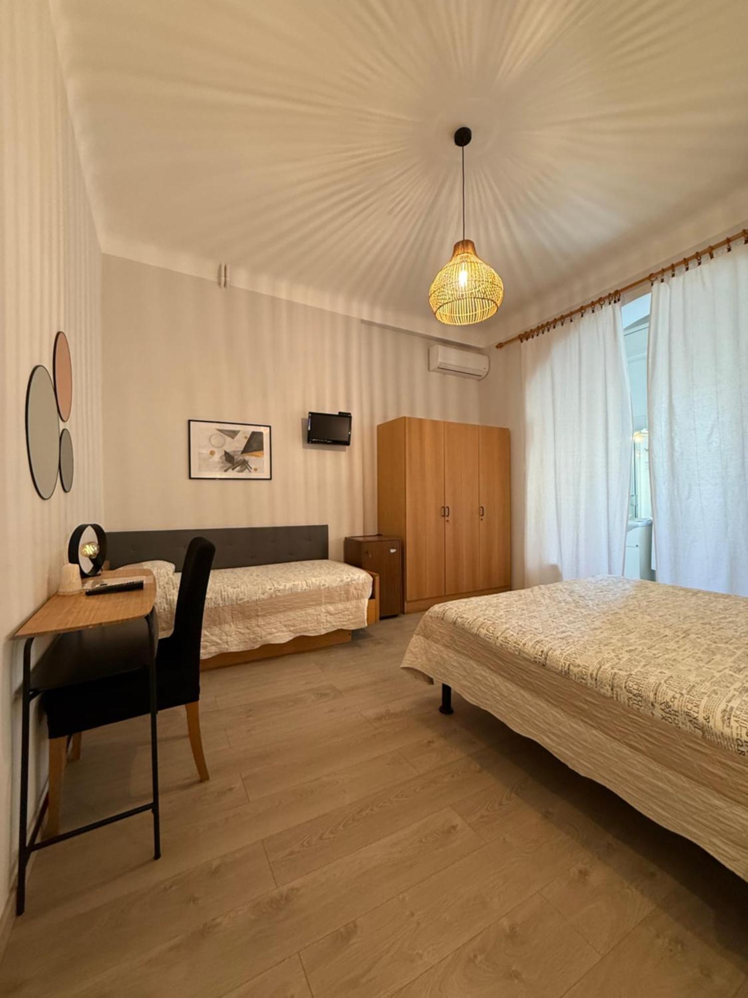Hotel Fiorenza & Banksia Meuble Alassio Bagian luar foto