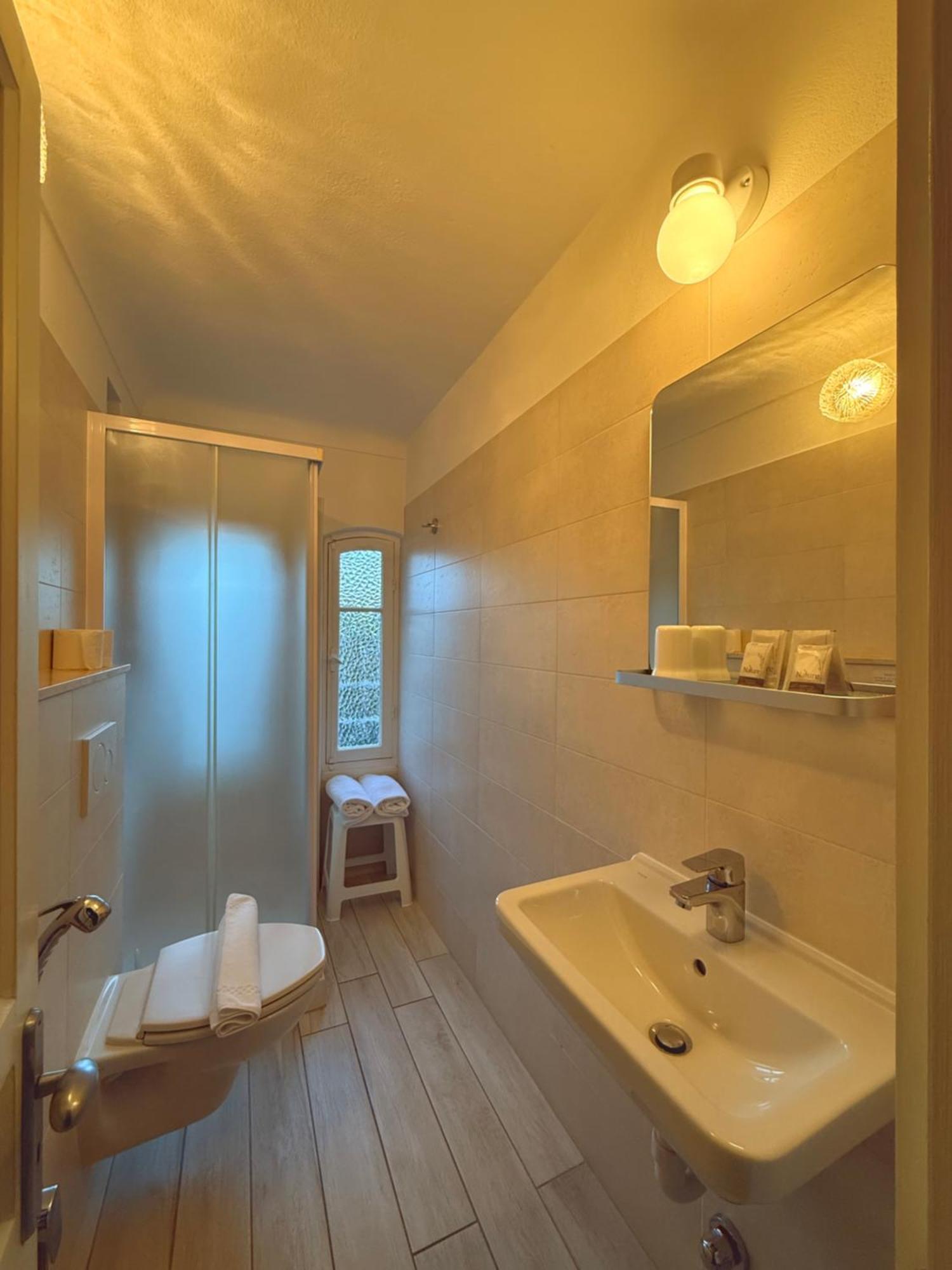 Hotel Fiorenza & Banksia Meuble Alassio Bagian luar foto