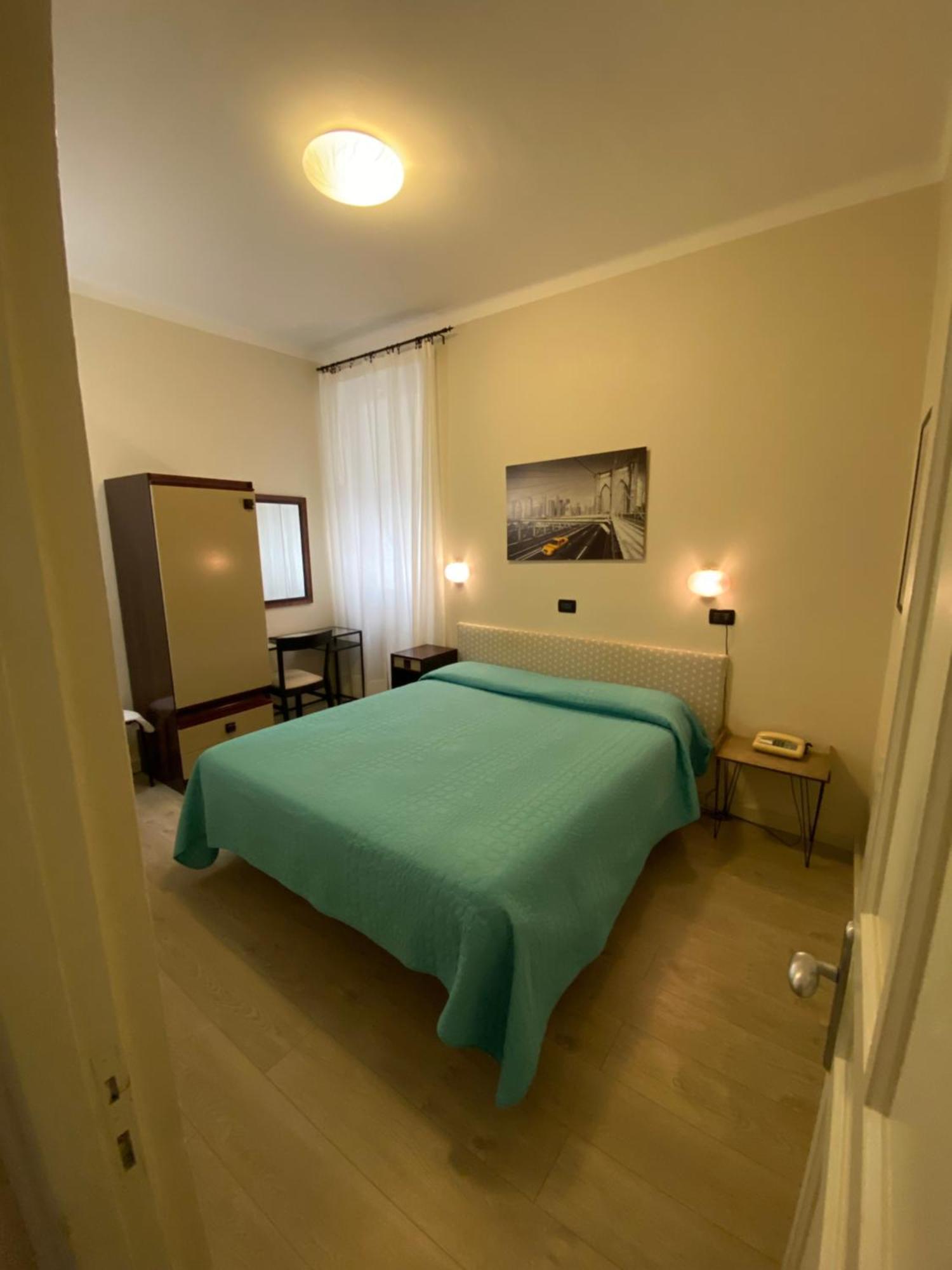 Hotel Fiorenza & Banksia Meuble Alassio Bagian luar foto