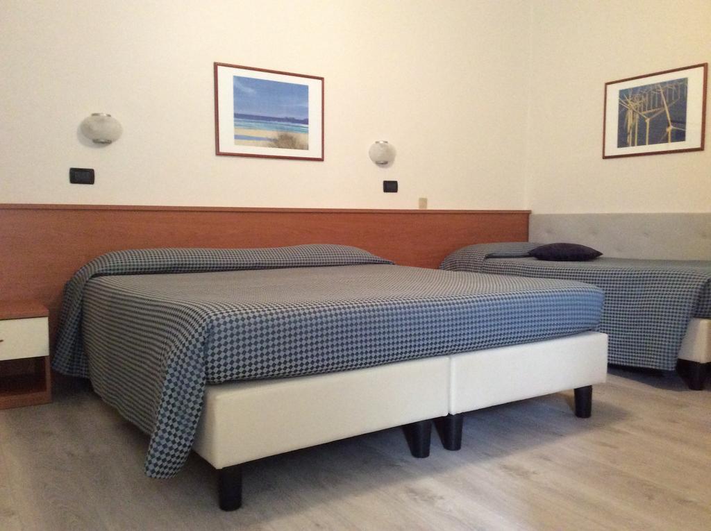 Hotel Fiorenza & Banksia Meuble Alassio Bagian luar foto