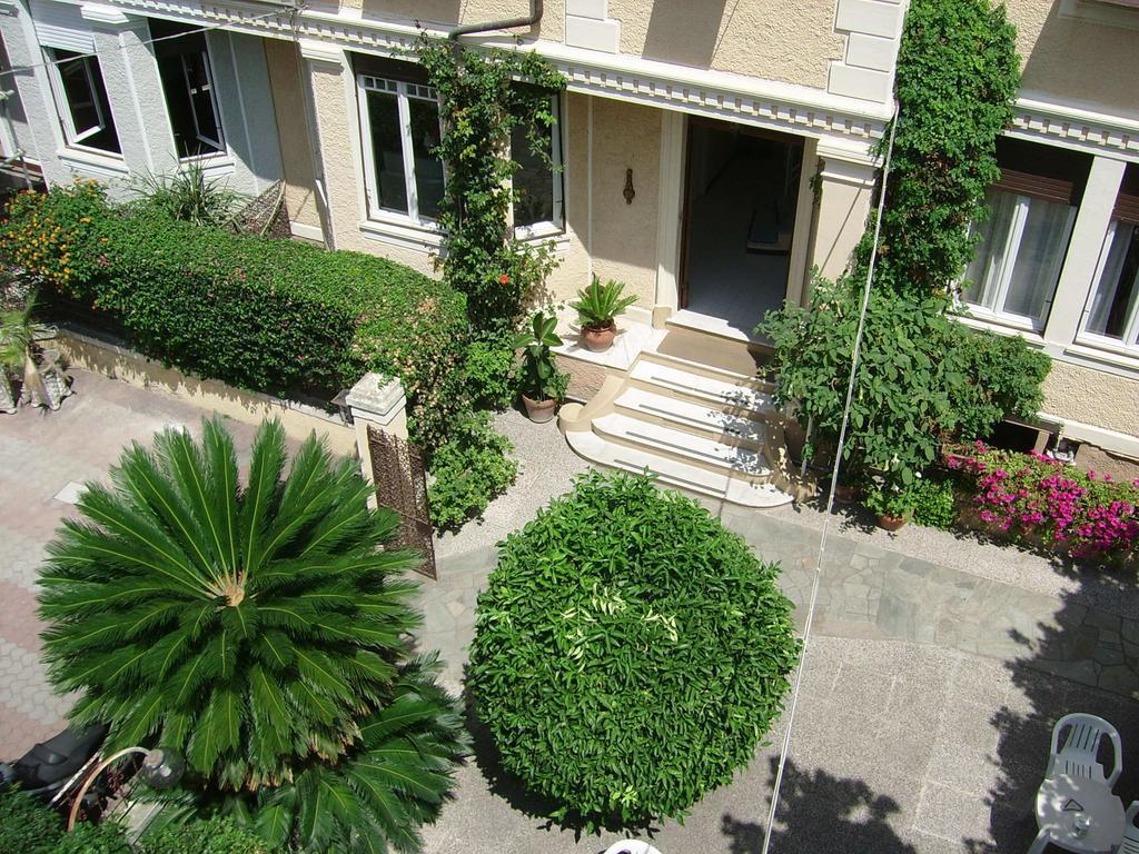 Hotel Fiorenza & Banksia Meuble Alassio Bagian luar foto