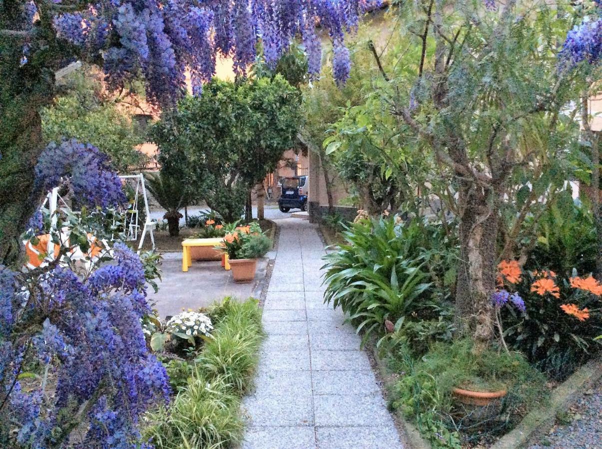 Hotel Fiorenza & Banksia Meuble Alassio Bagian luar foto